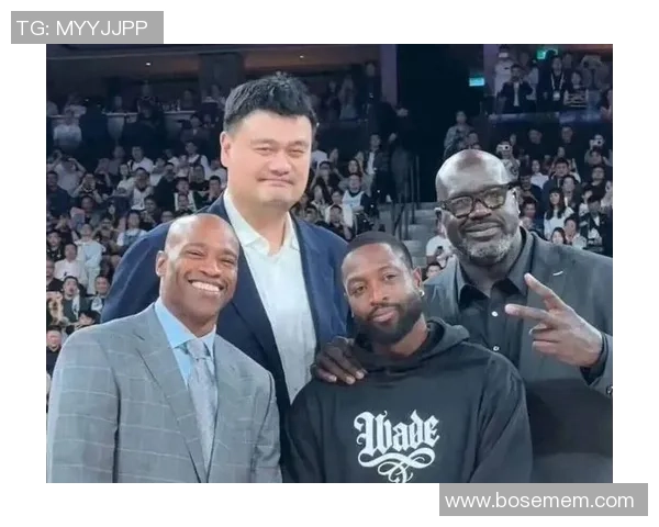 足球明星与姚明同框合影展现体育巨星的友谊与魅力 足球明星与姚明同框合影展现体育巨星的友谊与魅力