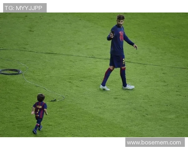 足球明星的公主抱瞬间揭秘温暖与力量交织的浪漫时刻