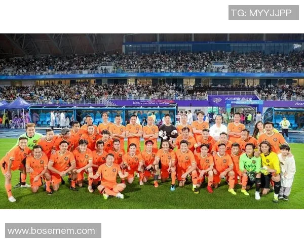 香港足球明星队挑战日本强队展现竞技风采与友谊精神 香港足球明星队挑战日本强队展现竞技风采与友谊精神