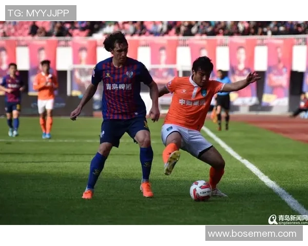 青岛足球明星的辉煌历程与对家乡的深情回馈